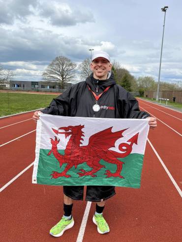 Press Release : Vegan Runner sets 4 new Welsh Ultra Running Records